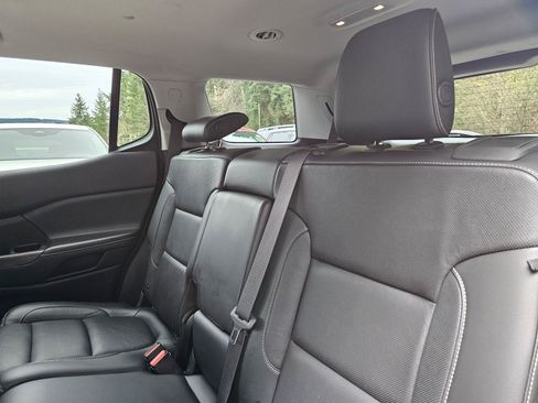 Used 2019 GMC Acadia SLT w/ LPO, Cargo Package AWD/4WD image 16
