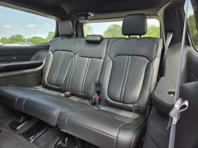 New 2026 Jeep Grand Wagoneer 4WD w/ Premium Group I image 30