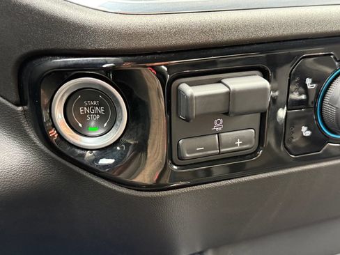 Used 2024 Chevrolet Silverado 1500 RST AWD/4WD image 19