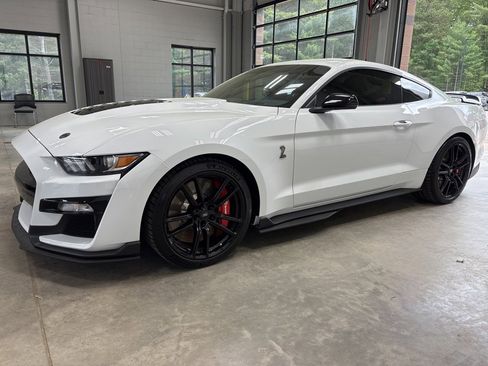 Used 2022 Ford Mustang Shelby GT500 w/ Technology Package image 4