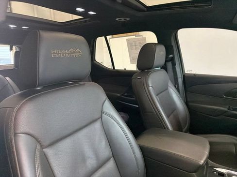 Used 2023 Chevrolet Traverse High Country AWD/4WD image 44