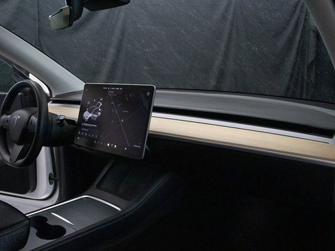 Used 2022 Tesla Model Y Performance image 15