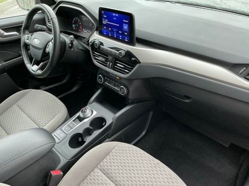 Used 2021 Ford Escape SE w/ SE Sport Appearance Package AWD/4WD image 17