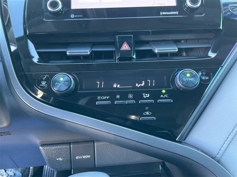 Used 2024 Toyota Camry SE image 25