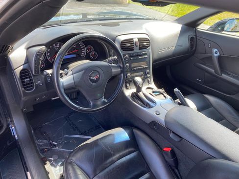 Used 2006 Chevrolet Corvette Convertible w/ Preferred Equipment Group RWD image 21