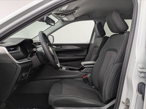 Used 2023 Jeep Grand Cherokee L Laredo w/ Luxury Tech Group I image 14