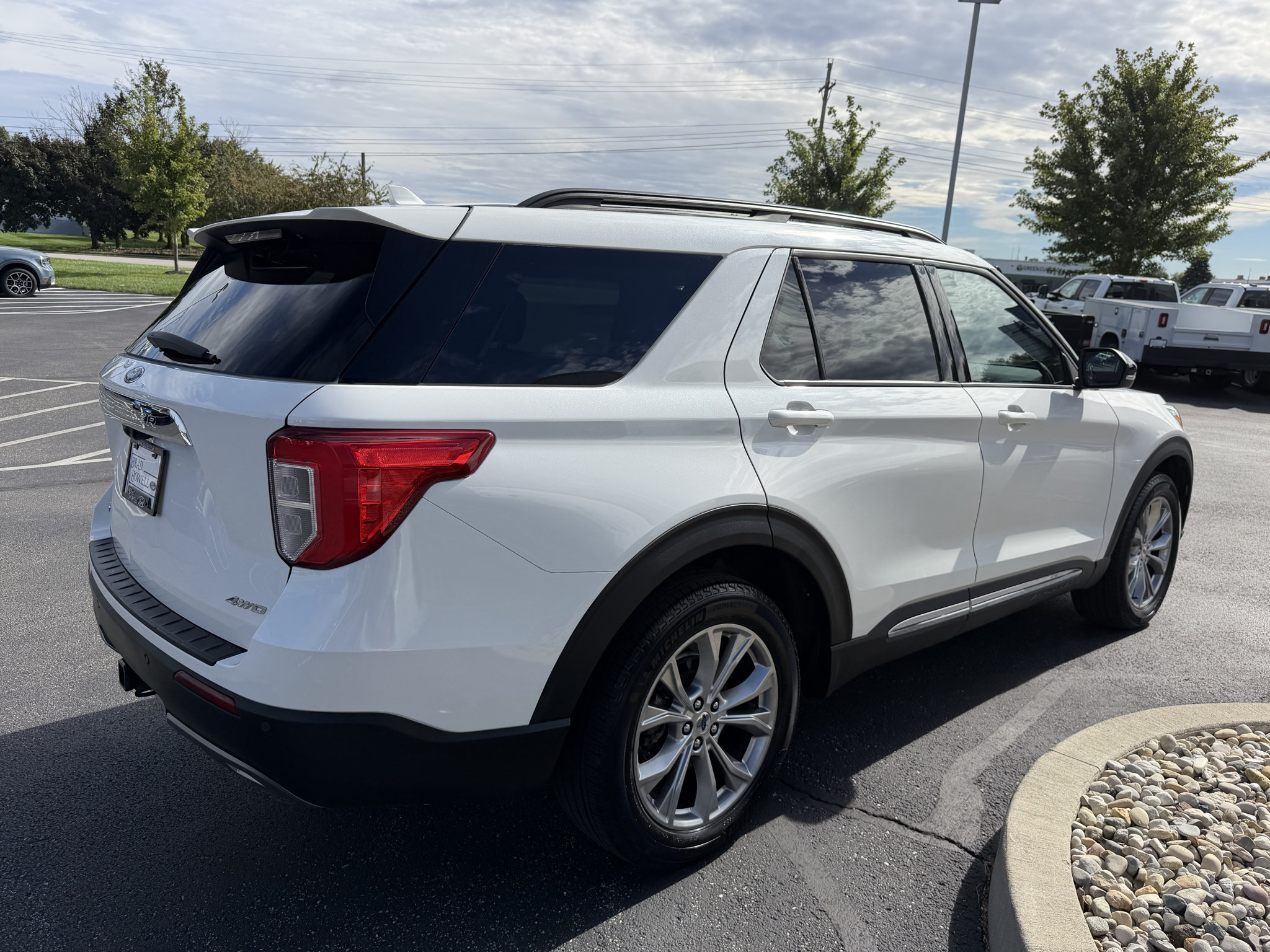 Used 2024 Ford Explorer XLT w/ Equipment Group 202A AWD/4WD image 17