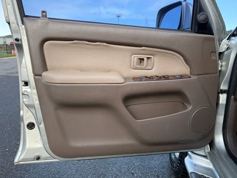 Used 1999 Toyota 4Runner Limited image 9