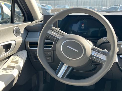 Used 2025 Kia Soul LX w/ LX Technology Package FWD image 26