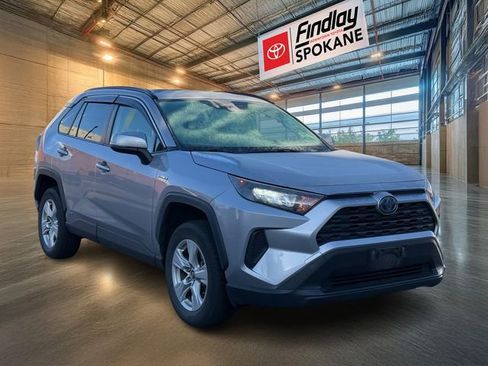 Certified 2019 Toyota RAV4 LE image 3