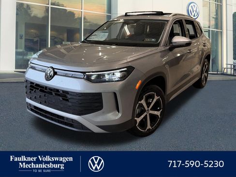 New 2026 Volkswagen Tiguan SE image 1