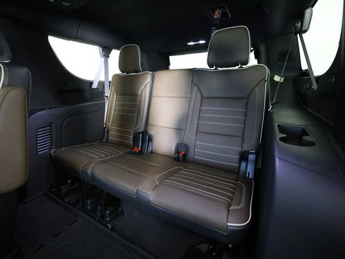 Used 2026 GMC Yukon XL Denali Ultimate AWD/4WD image 15