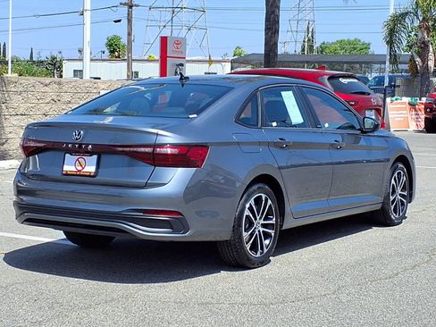 Used 2025 Volkswagen Jetta Sport FWD image 4
