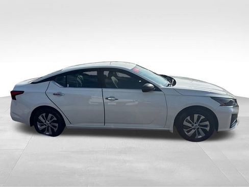 Certified 2024 Nissan Altima 2.5 S FWD image 7