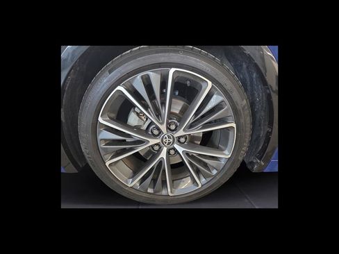 Used 2024 Toyota Prius XLE AWD/4WD image 10