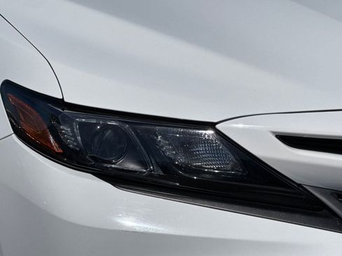 Used 2022 Toyota Camry SE FWD image 41