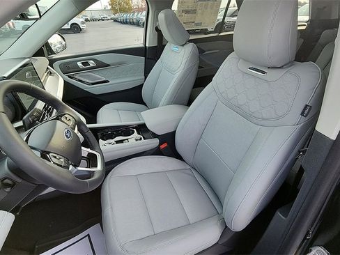 New 2026 Ford Explorer Platinum w/ LUX Leather Package image 11