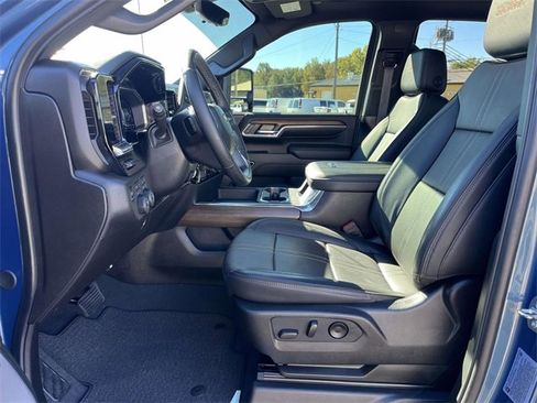 Used 2024 Chevrolet Silverado 2500 High Country w/ High Country Premium Package image 17