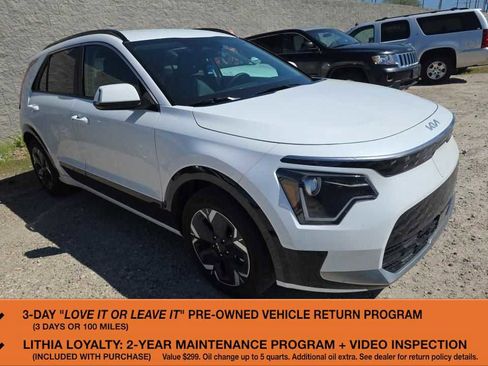 Used 2024 Kia Niro Wind w/ Wind Preserve Package FWD image 1
