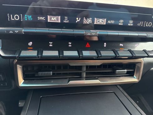 Used 2024 GMC Hummer EV 3X w/ Omega Edition image 44