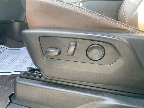 Used 2021 Chevrolet Tahoe High Country w/ Premium Package image 13