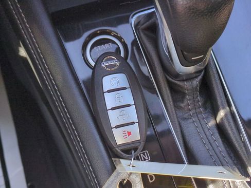 Used 2021 Nissan Kicks SR image 27