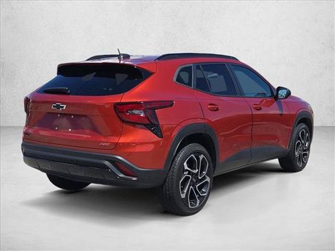 Certified 2024 Chevrolet Trax RS w/ Sunroof Package FWD image 5