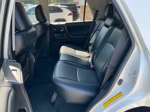 Used 2020 Toyota 4Runner Limited RWD image 12