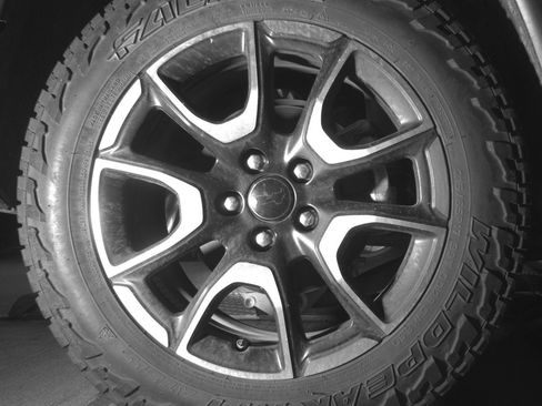 Used 2025 Jeep Compass Trailhawk w/ Trailer Tow Group AWD/4WD image 15