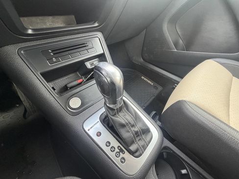 Used 2016 Volkswagen Tiguan S image 14