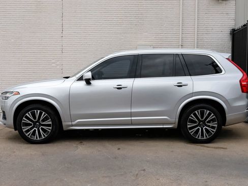Used 2020 Volvo XC90 T5 Momentum w/ Protection Package Premier FWD image 11