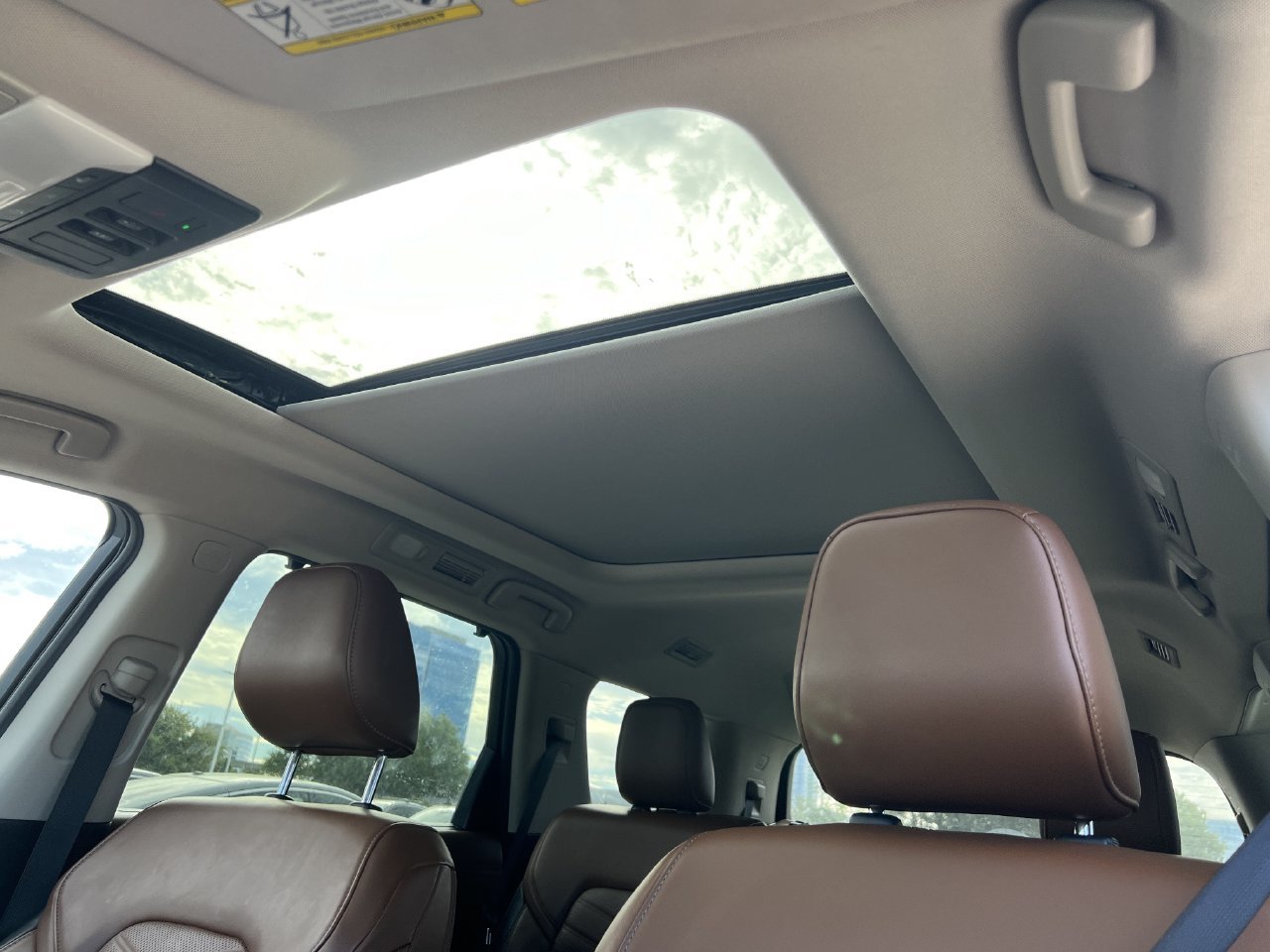 Used 2024 Nissan Pathfinder Platinum FWD image 9