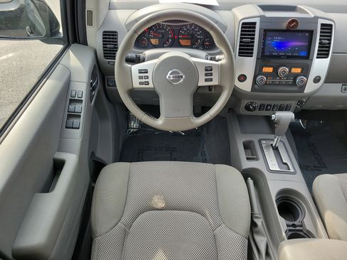 Used 2019 Nissan Frontier SV w/ Value Truck Package AWD/4WD image 13