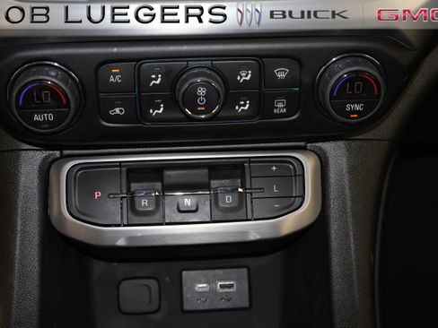 Certified 2023 GMC Acadia SLE w/ Driver Convenience Package image 27