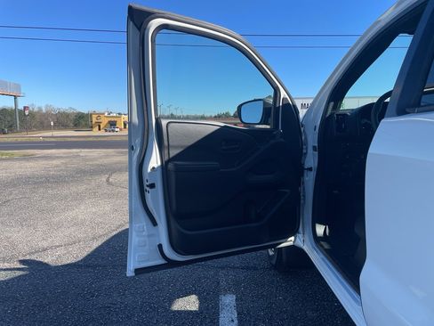 New 2026 Nissan Frontier SV image 8