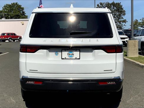 Used 2022 Jeep Wagoneer Series II image 4