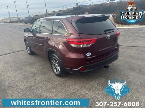 Used 2018 Toyota Highlander XLE image 9