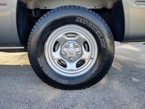 Used 2006 Dodge Dakota ST image 21