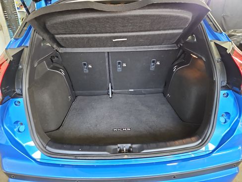 Used 2024 Nissan Kicks SR w/ SR Premium Package image 18