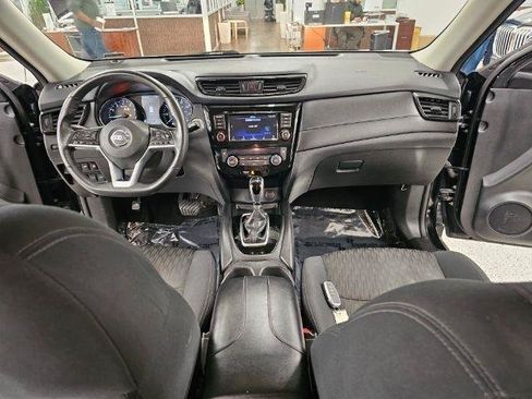 Used 2018 Nissan Rogue SV AWD/4WD image 10