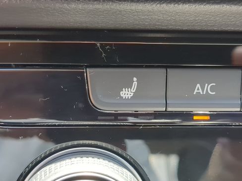 Certified 2023 Volkswagen Taos SE FWD image 24