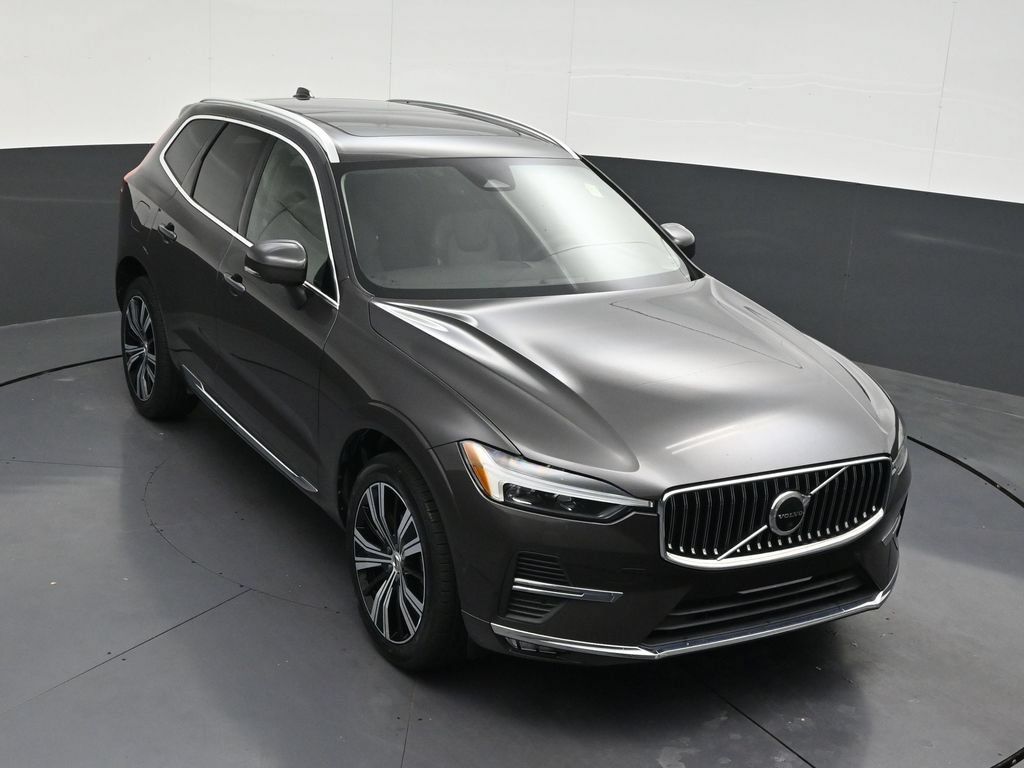 Certified 2023 Volvo XC60 B5 Plus AWD/4WD image 22