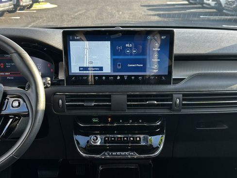 Used 2025 Lincoln Corsair FWD image 18