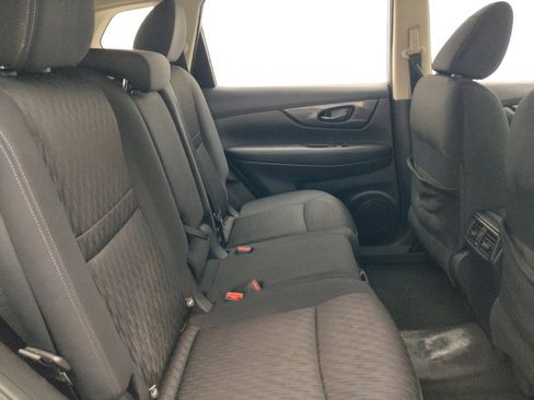 Used 2019 Nissan Rogue S AWD/4WD image 19