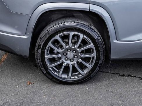 Used 2023 GMC Acadia Denali w/ Denali Ultimate Package AWD/4WD image 6