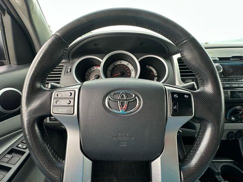 Used 2012 Toyota Tacoma 4x4 Double Cab w/ SR5 Pkg image 16