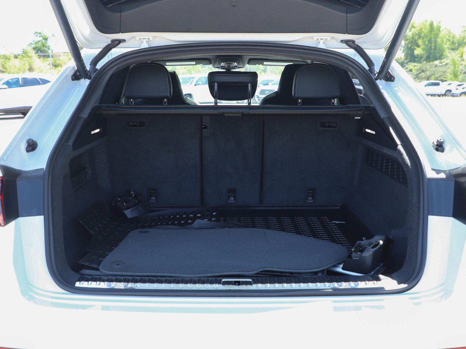 Used 2026 Audi SQ8 Prestige AWD/4WD image 15
