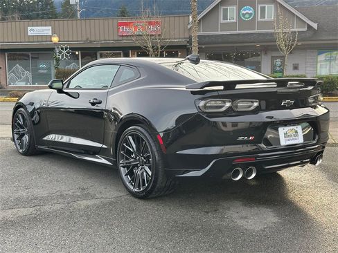 Used 2021 Chevrolet Camaro ZL1 image 8