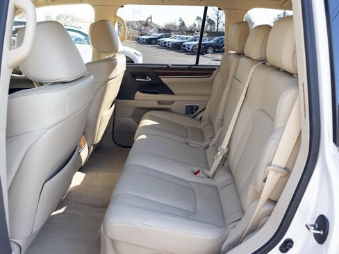 Used 2020 Lexus LX 570 4WD w/ Luxury Package image 51