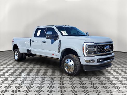 Used 2024 Ford F450 Platinum w/ FX4 Off-Road Package image 2
